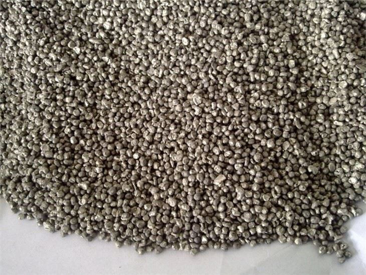 Tres processus productionis metalli calcii
